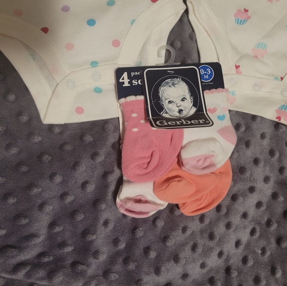 3 for $15 - Koala Baby 4-pack Onesie - Picture 4 of 5